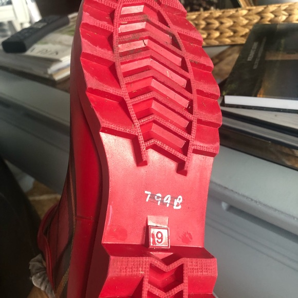 Plaid rain boots - Picture 3 of 7